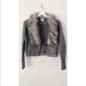 NWOT NEW John & Jenn NORDSTROM faux fur collar grey cardigan size XS.